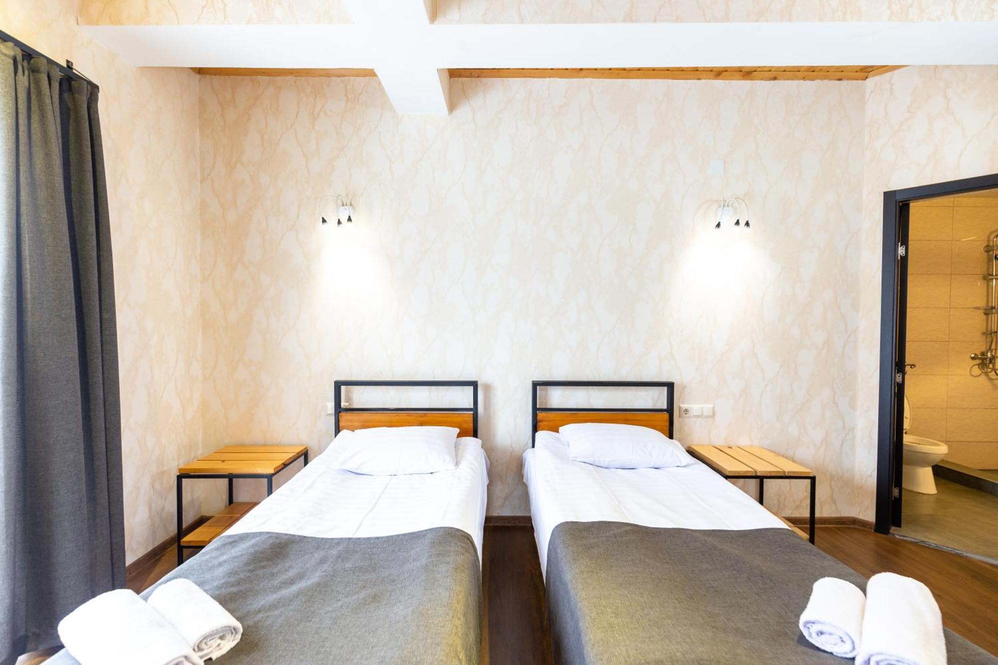 Mestia Hotel Amirani Luaran gambar