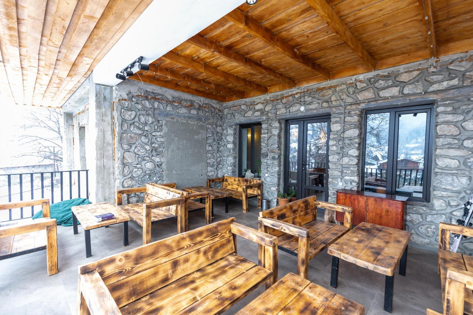 Mestia Hotel Amirani Luaran gambar