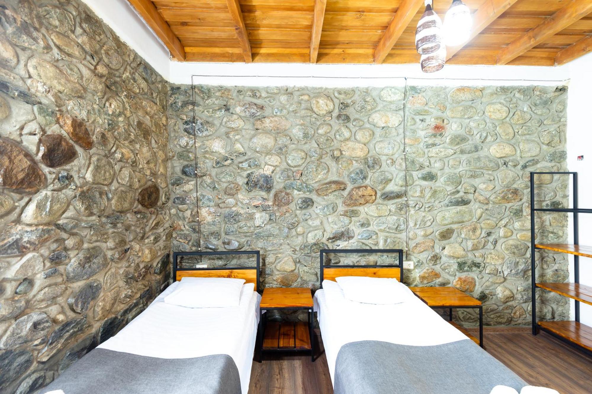 Mestia Hotel Amirani Luaran gambar