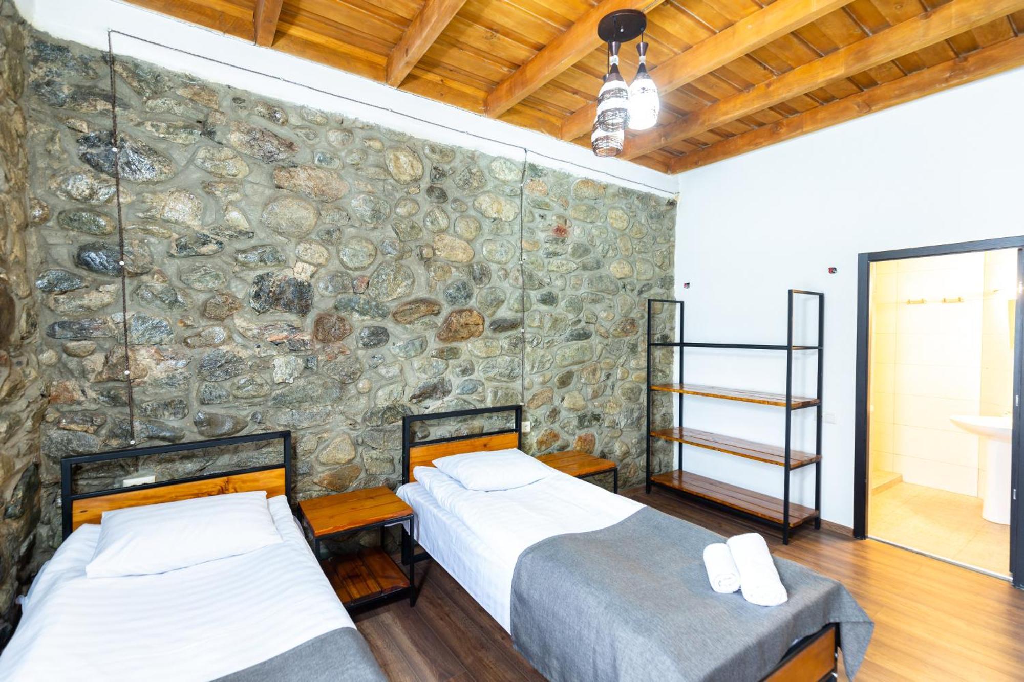 Mestia Hotel Amirani Luaran gambar